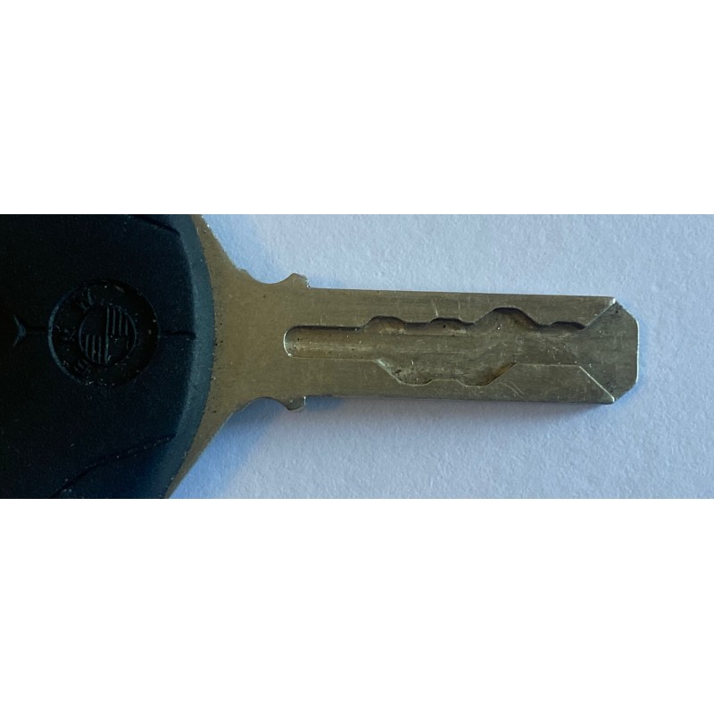 CODAGE SERRURE GIVI / BMW SUR Photos d’ébauche Accueil photos ébauche clé BMW bmw R1250GS commodo RT GS F900R F990XR 1200RT 2...